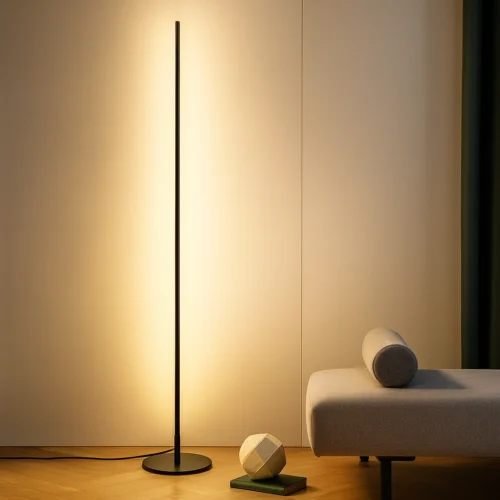 Led stojaca lampa pri pohovke